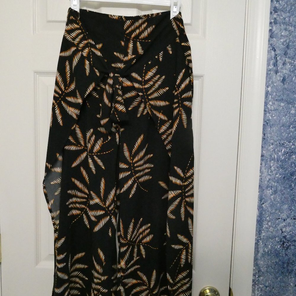 ANDEAWY Pants. Size Large, patterned Black, Gold, and off white.